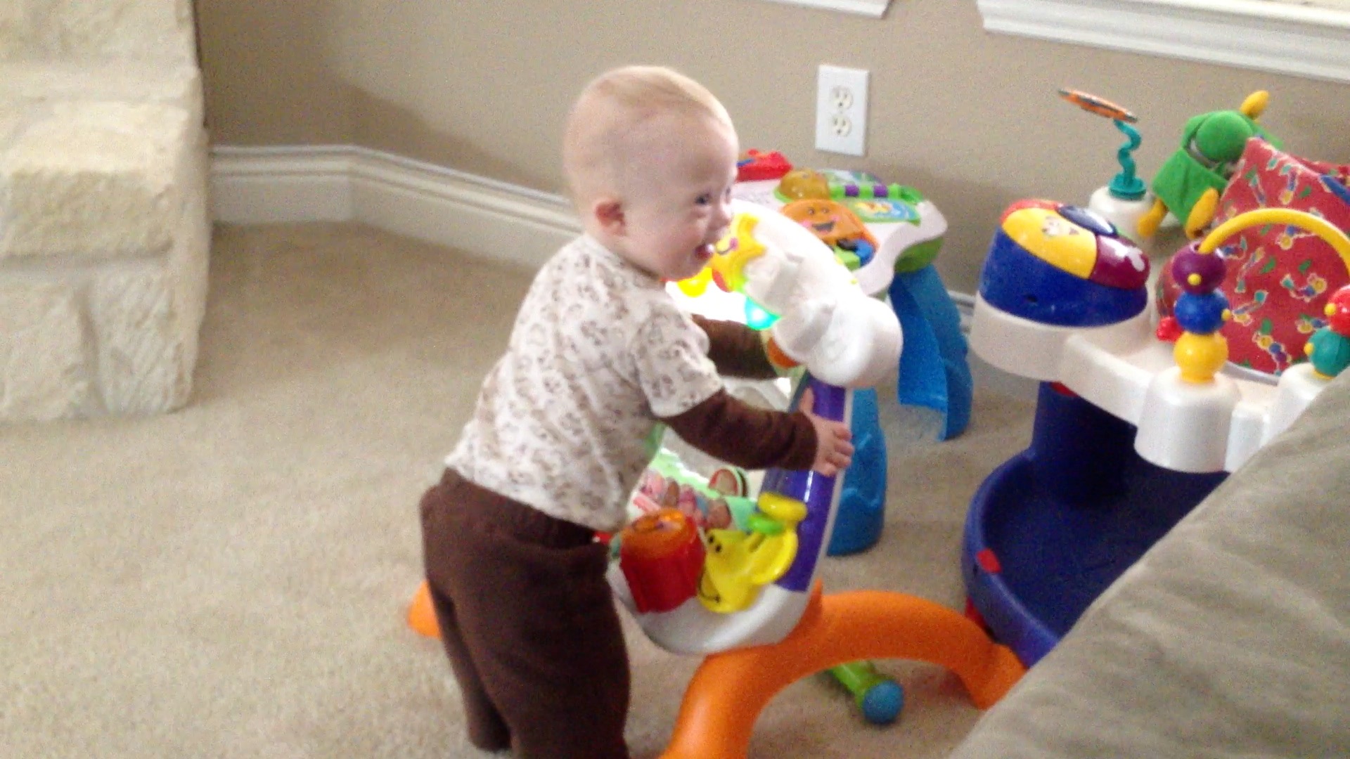 toys to help baby pull to stand